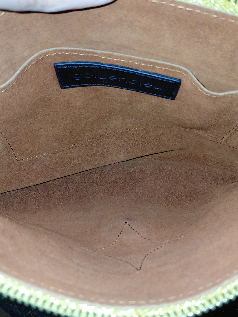 Goldenbleu Y2K Black Leather Clutch with Gold Stud Accents VGVC! - Picture 3 of 9